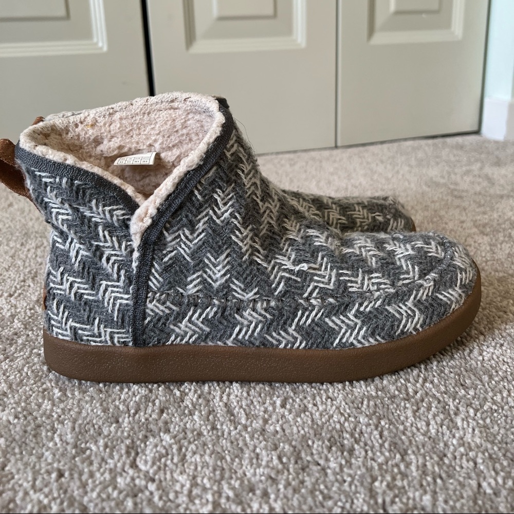 Sanuk Boots